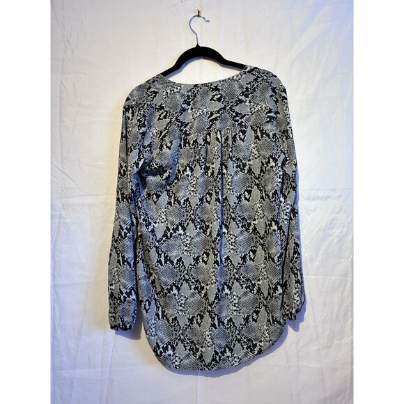 Joe Fresh Snakeskin Print Blouse Top XS Black Gray Long Sleeve Hi-Low Hem - Picture 6 of 9